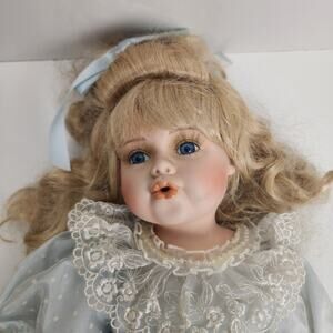 KINGSTATE The Dollcrafter DIANE #1062 Prestige Collection Porcelain Baby Doll